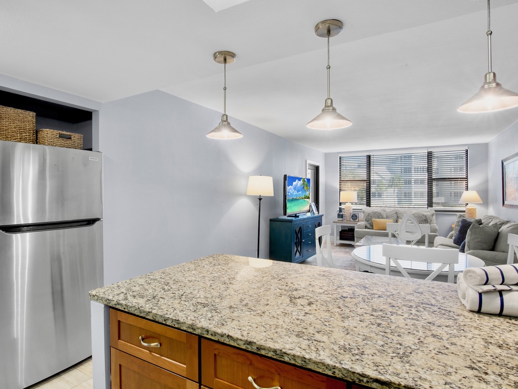 Harbor Towers Unit 212 by Tropical Sands Accommodations