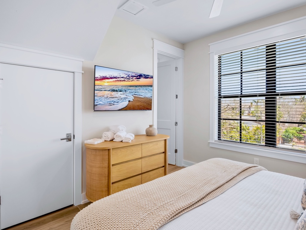 Fourth Bedroom, King