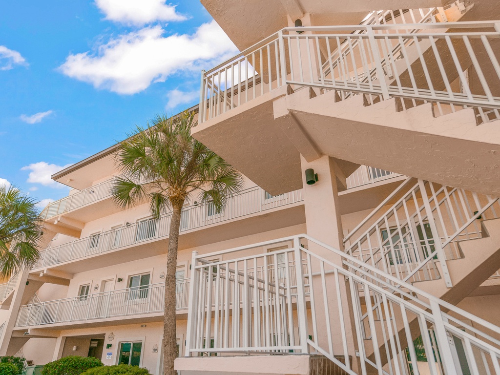 Sunset Royale - Tropical Sands Accommodations