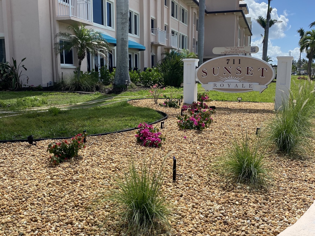 Sunset Royale - 300, Tropical Sands Accommodations