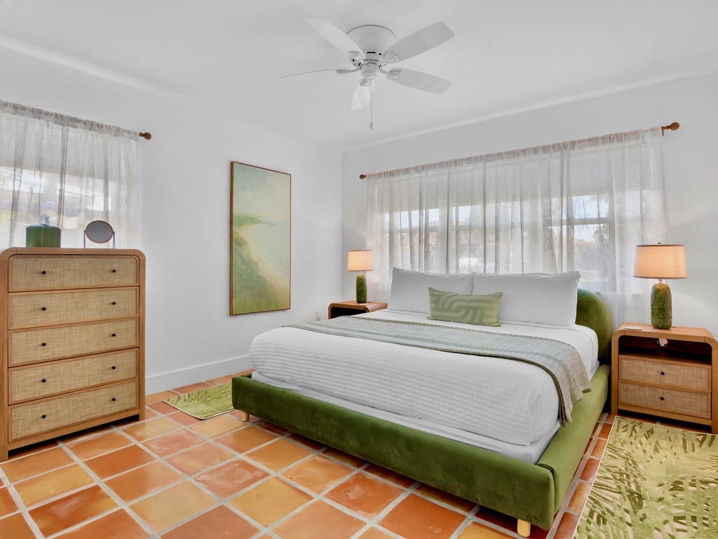 Second Bedroom, King bed