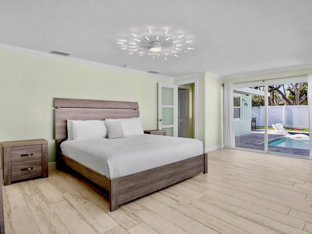 Primary Bedroom, King bed