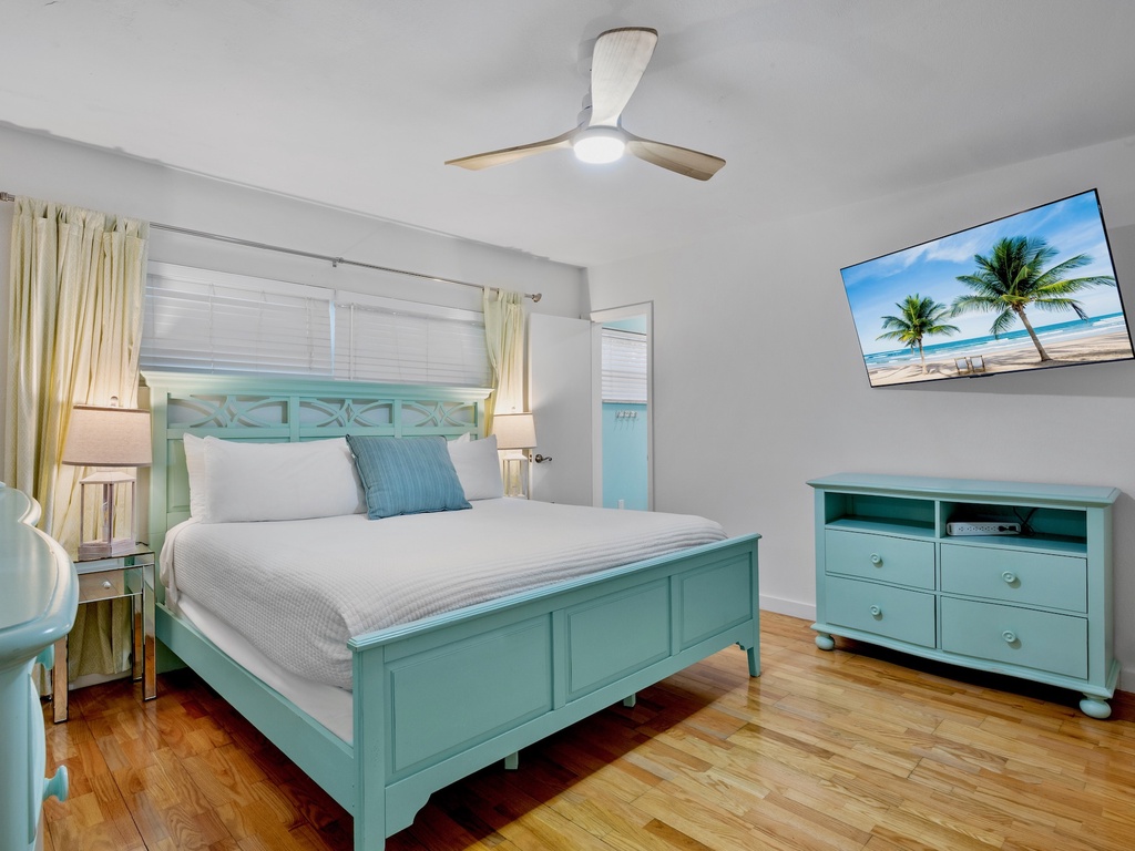 Primary Bedroom, King bed