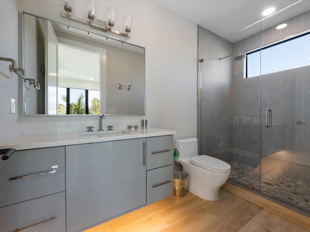 Sixth Bathroom, Ensuite