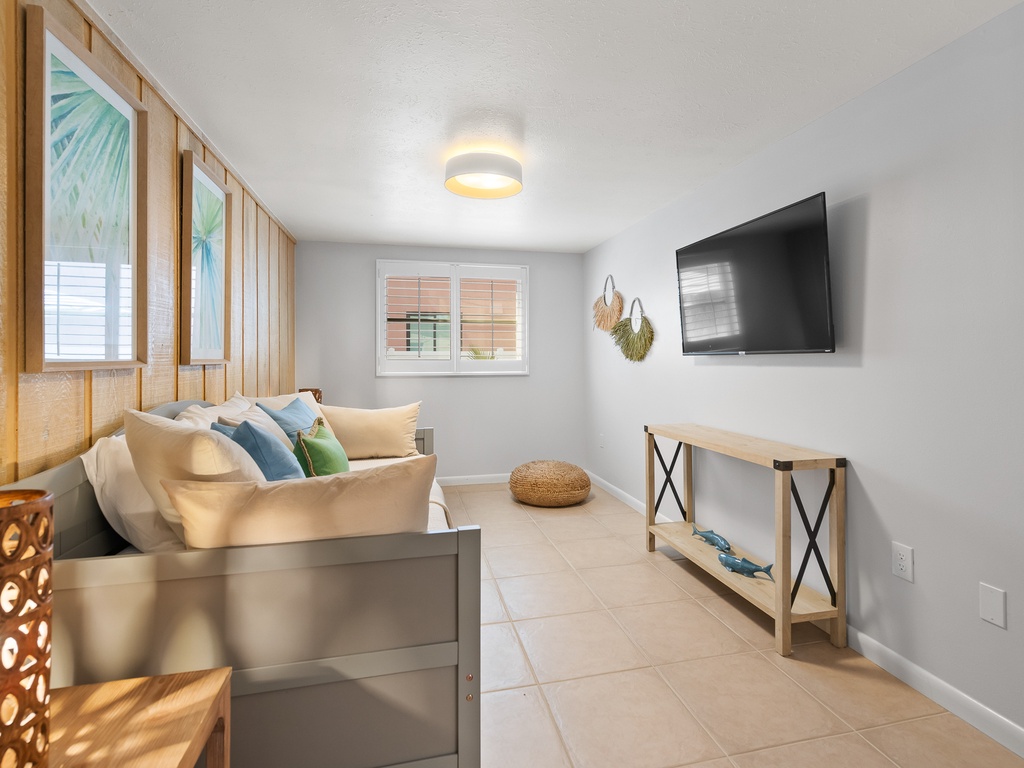 Second Bedroom - Twin Trundle