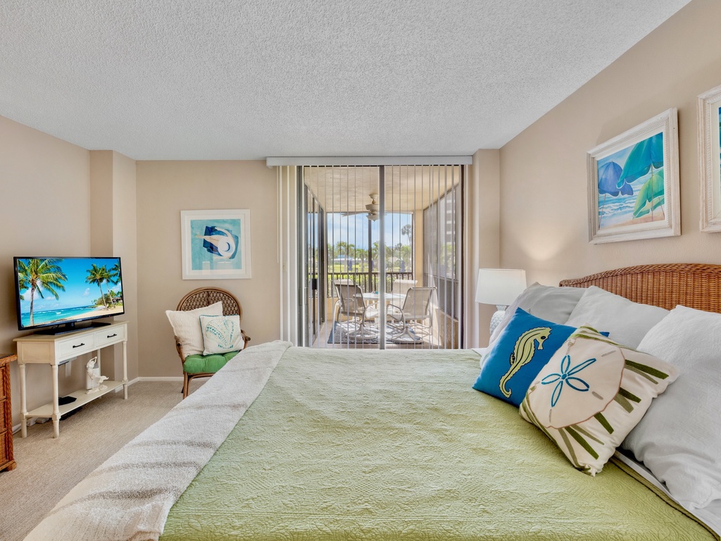 Gulf and Bay Club D101 by Tropical Sands Accommodations
