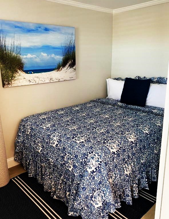 Third Bedroom, Queen Bed