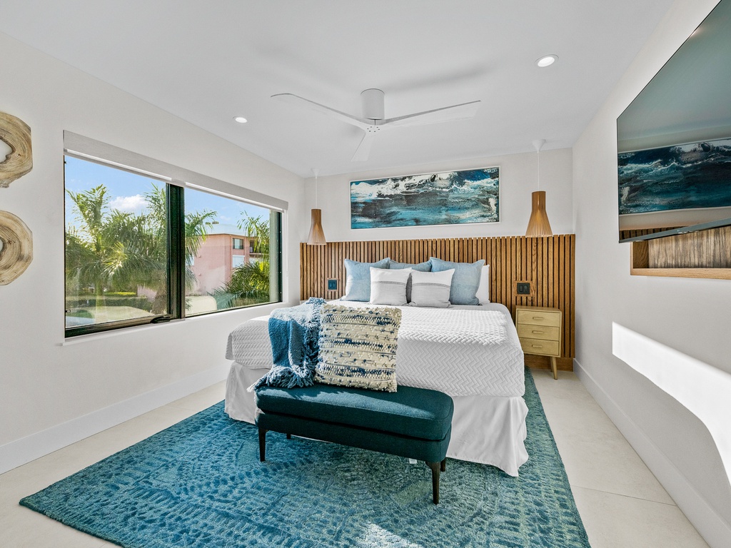 Sixth Bedroom, King Bed