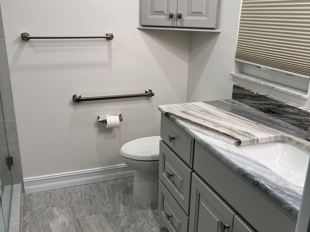 092 Master Bathroom