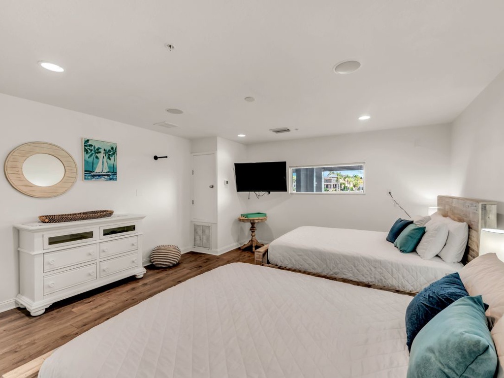 Fourth Bedroom - 2 Queen beds