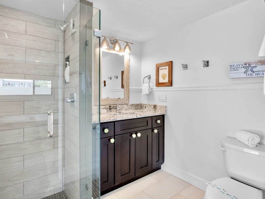 Main Ensuite Bathroom