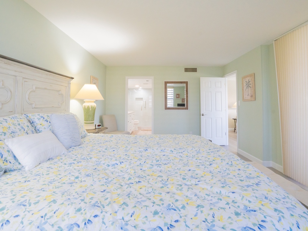 Gulf and Bay Club B301