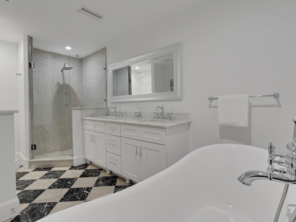 Second Bathroom, Ensuite