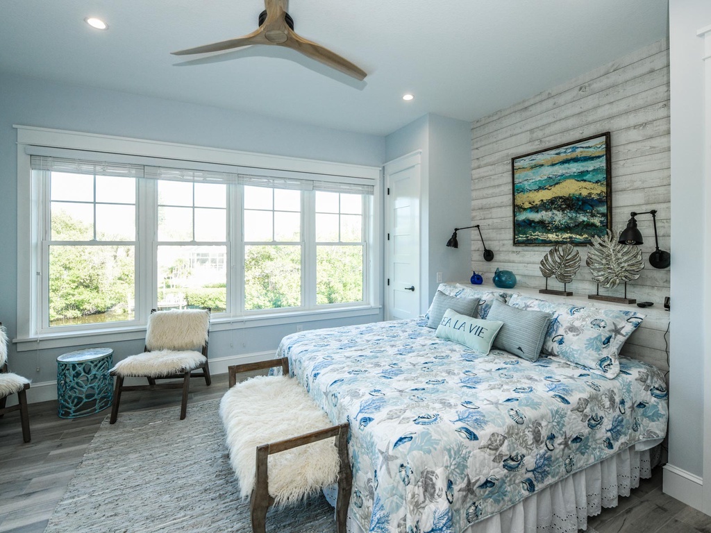 Master Bedroom, King w/ ensuite bathroom and balcony access