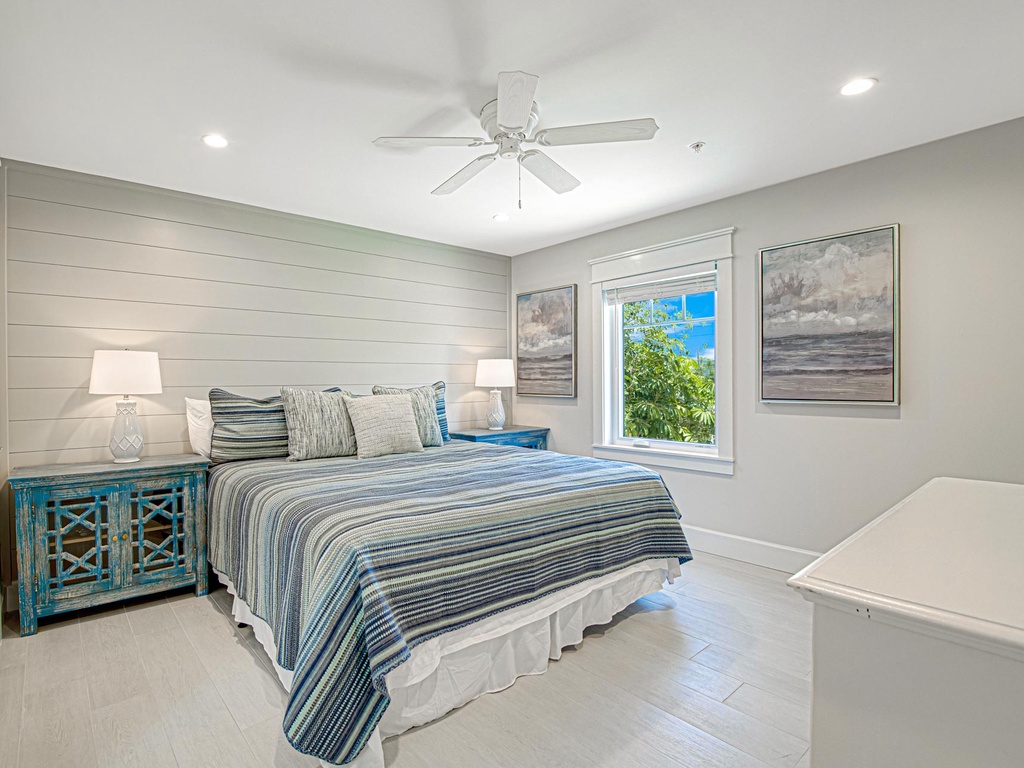 Fourth Bedroom (2nd Floor), King Bed w/ En Suite Bath