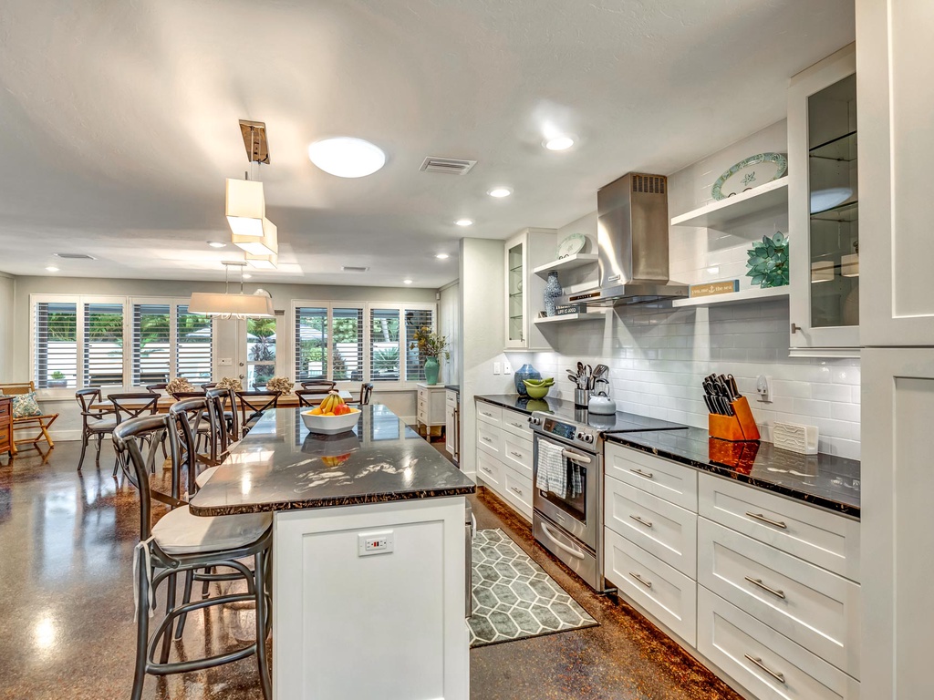 Fully equipped kitchen