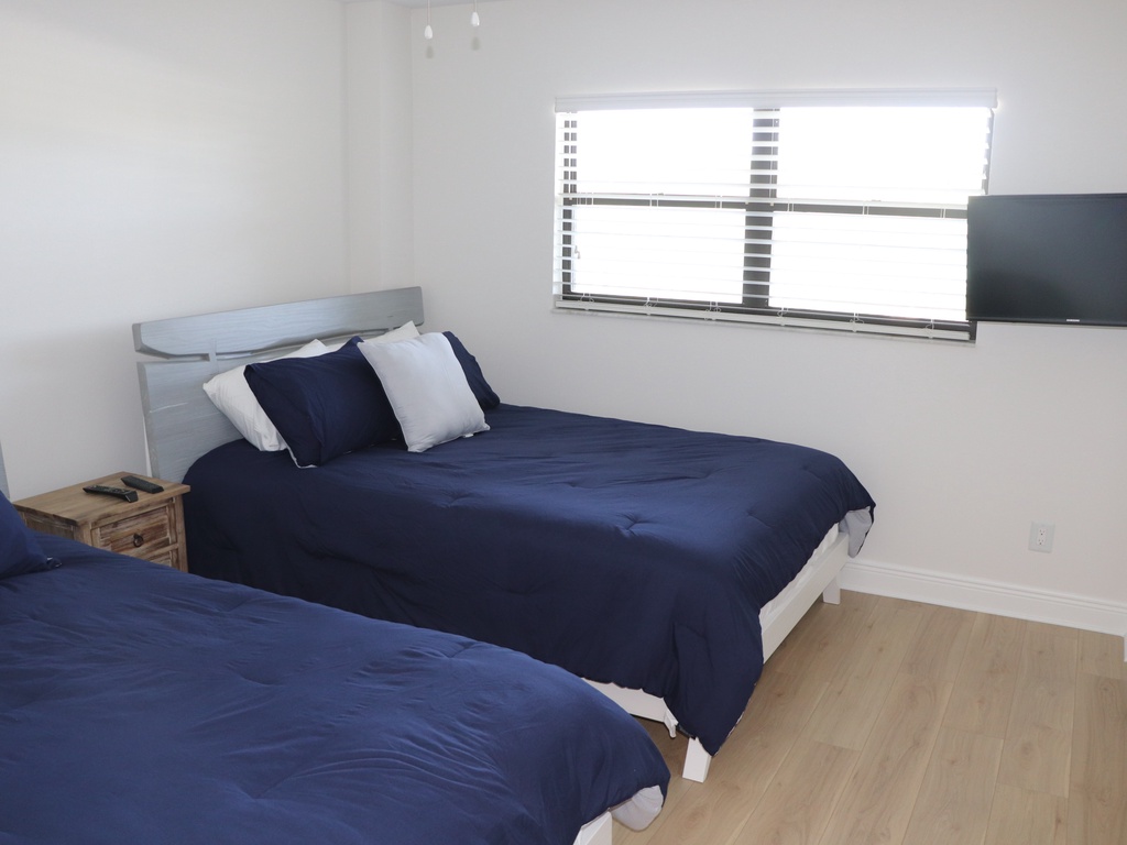 Guest Bedroom, 2 Queen beds