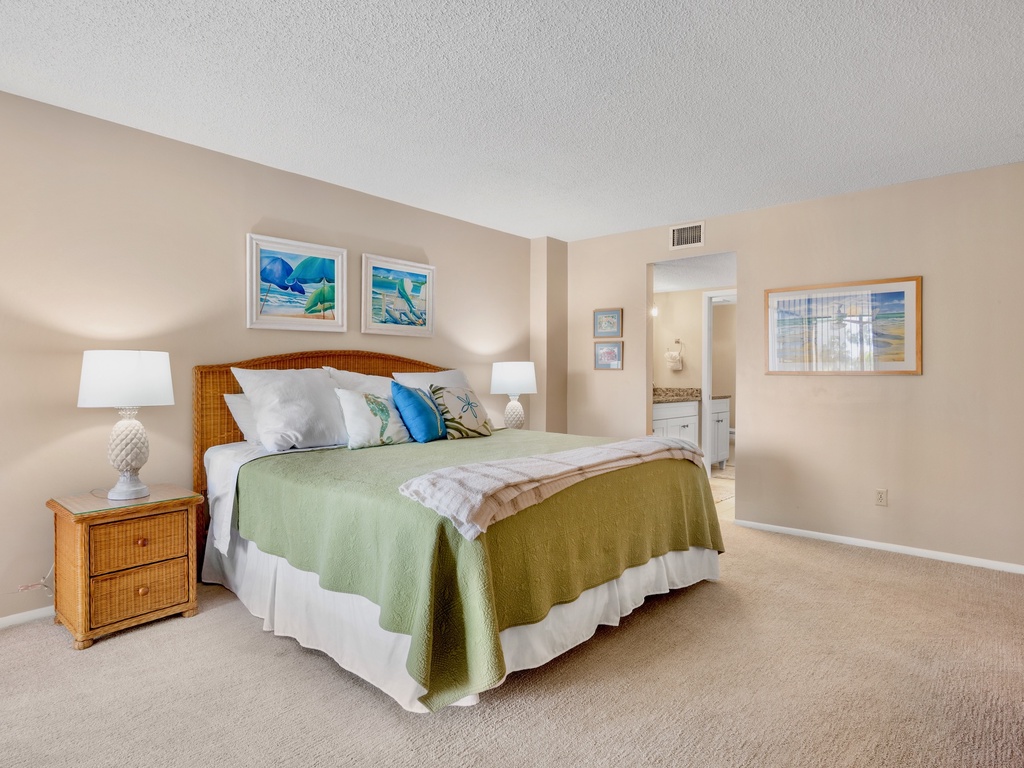 Gulf and Bay Club D101 by Tropical Sands Accommodations