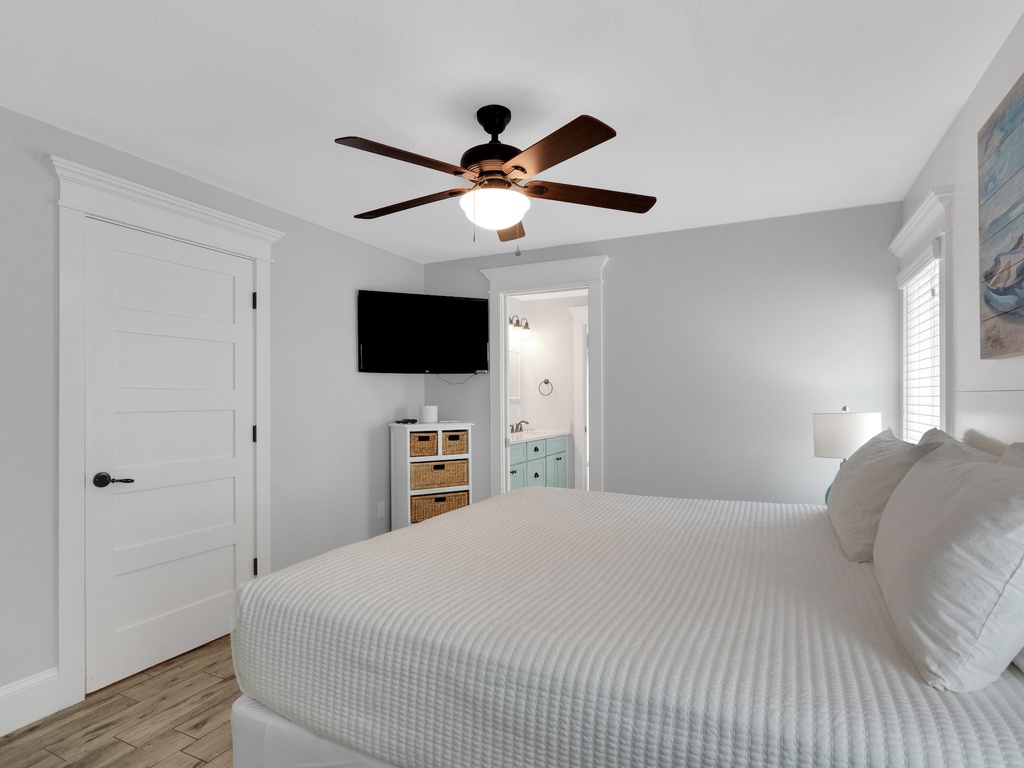 Seventh Bedroom, King