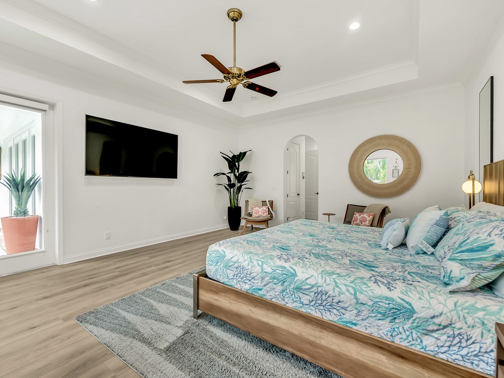 Primary Bedroom, King bed