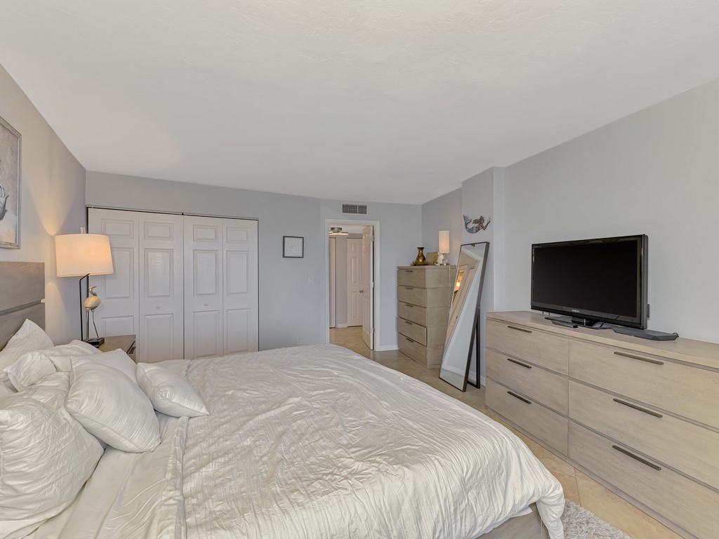 Primary Bedroom, King