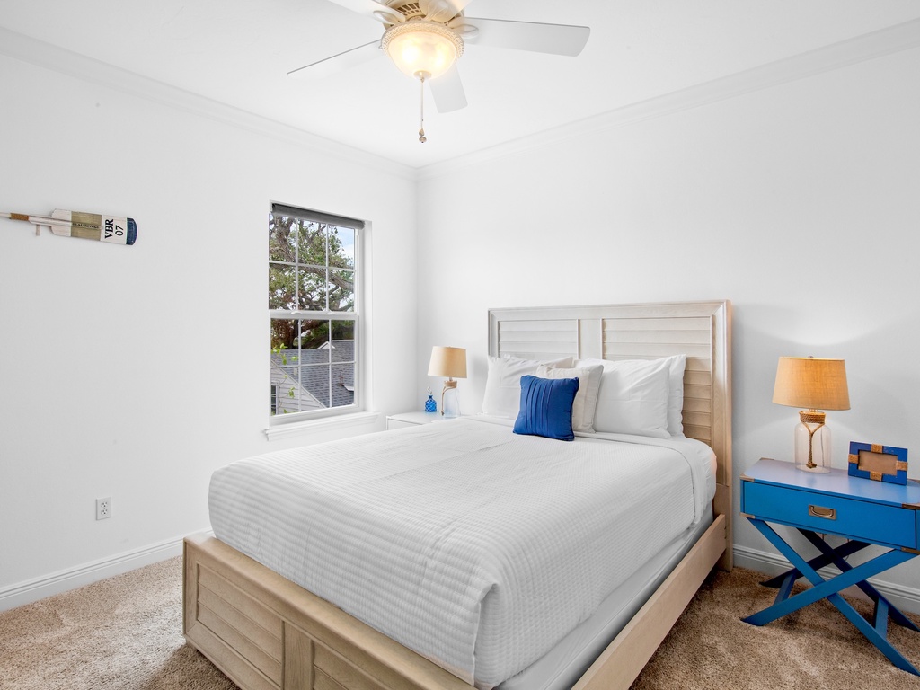Fourth Bedroom, Queen