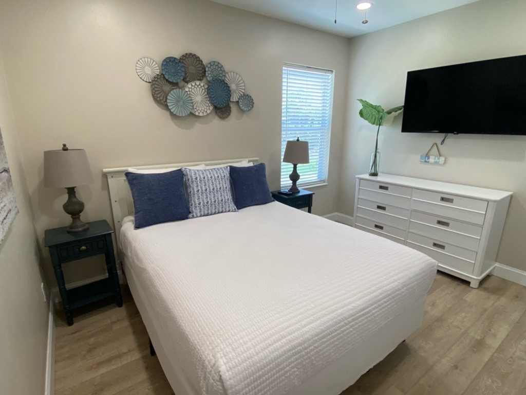 Queen Bedroom