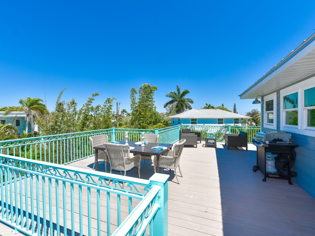 Oversized Roof Deck. BBQ Grill and Seating