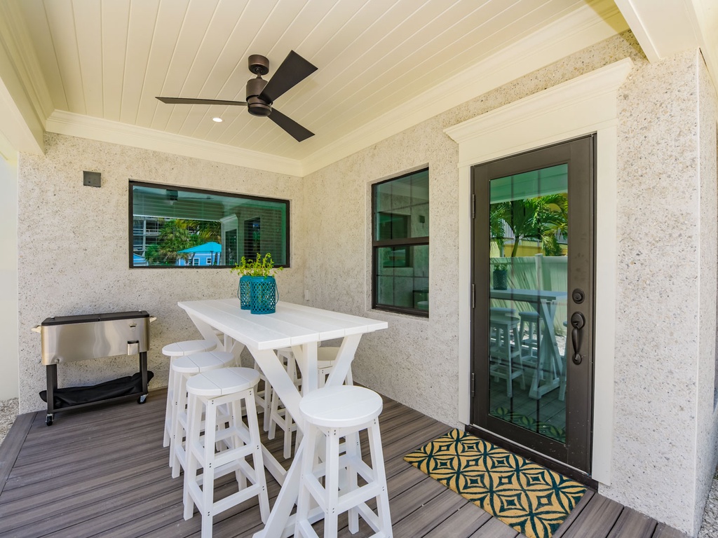 Covered Patio - Outdoor Dining