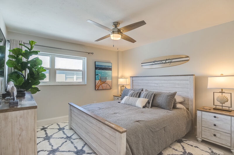 Second Bedroom, King bed