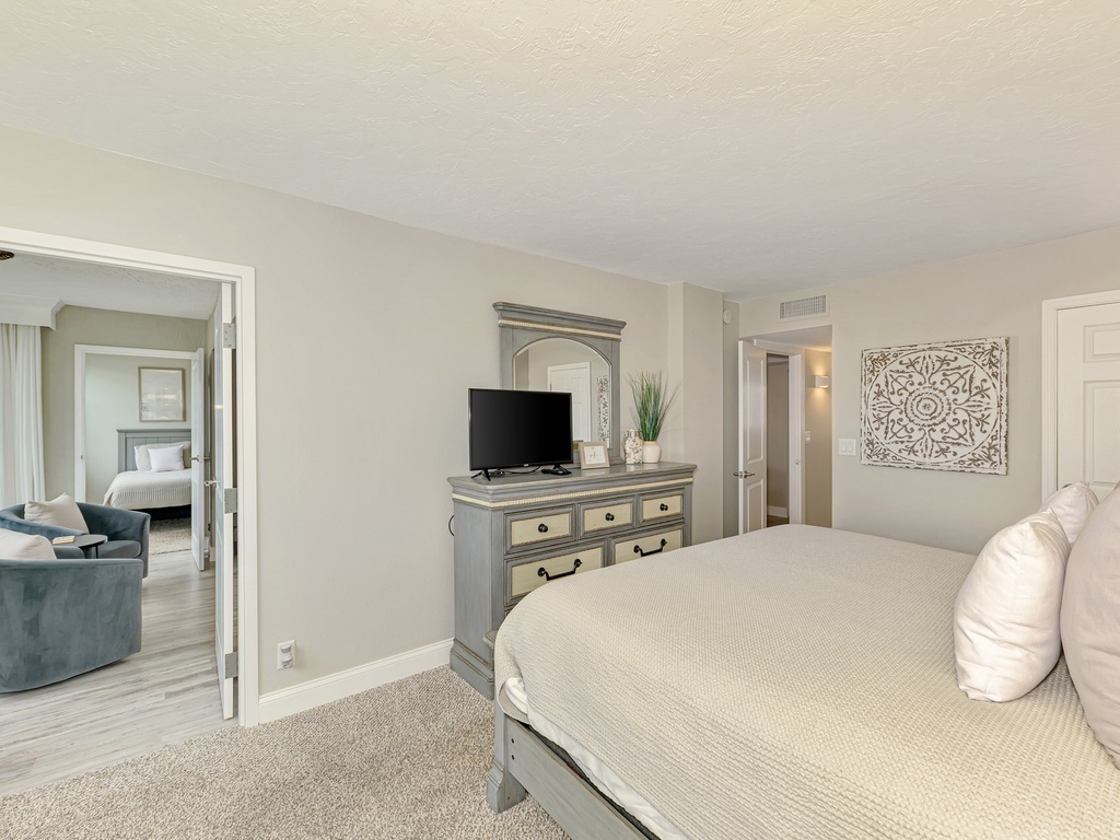 Primary Bedroom, King
