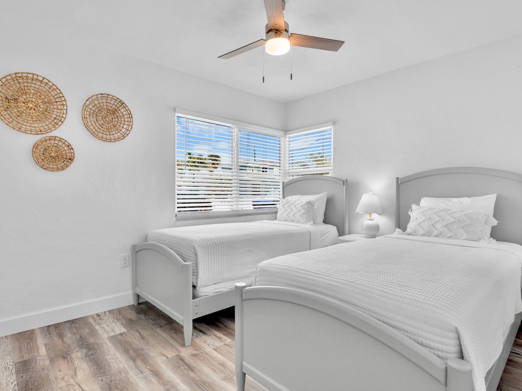 Second Bedroom, Two twin beds