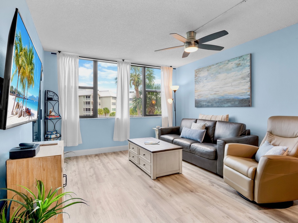 Harbor Towers Unit 312 by Tropical Sands Accommodations