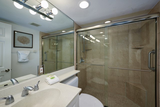 T42 Hall Bath New