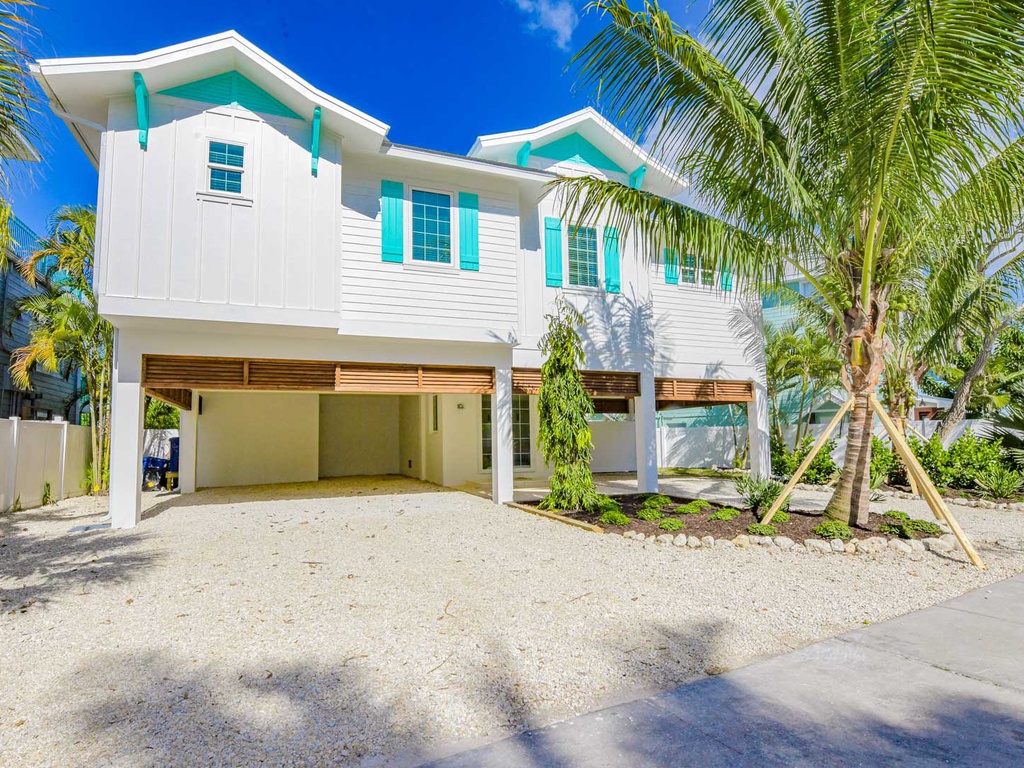 Beautiful 5 bedroom home - Daytime