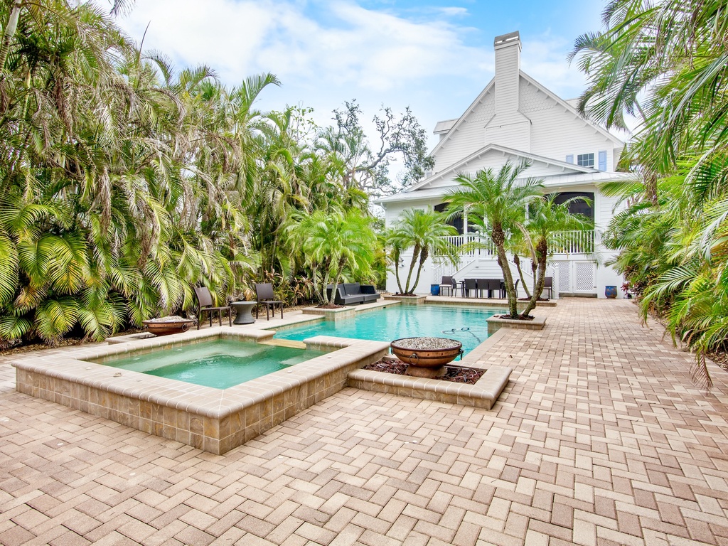Private Pool and Spa