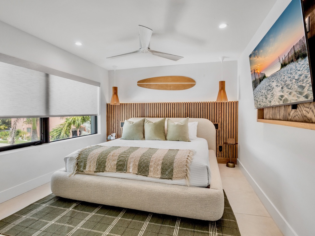 Second Bedroom, King bed
