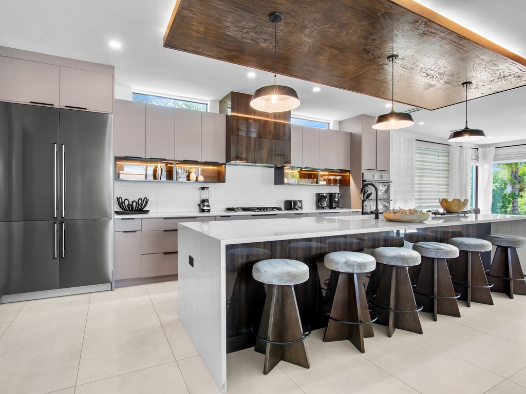 Kitchen with Island Seating