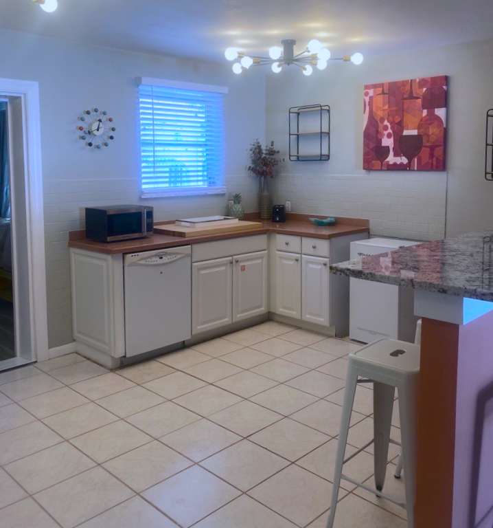 Kitchenette (Second Cottage)