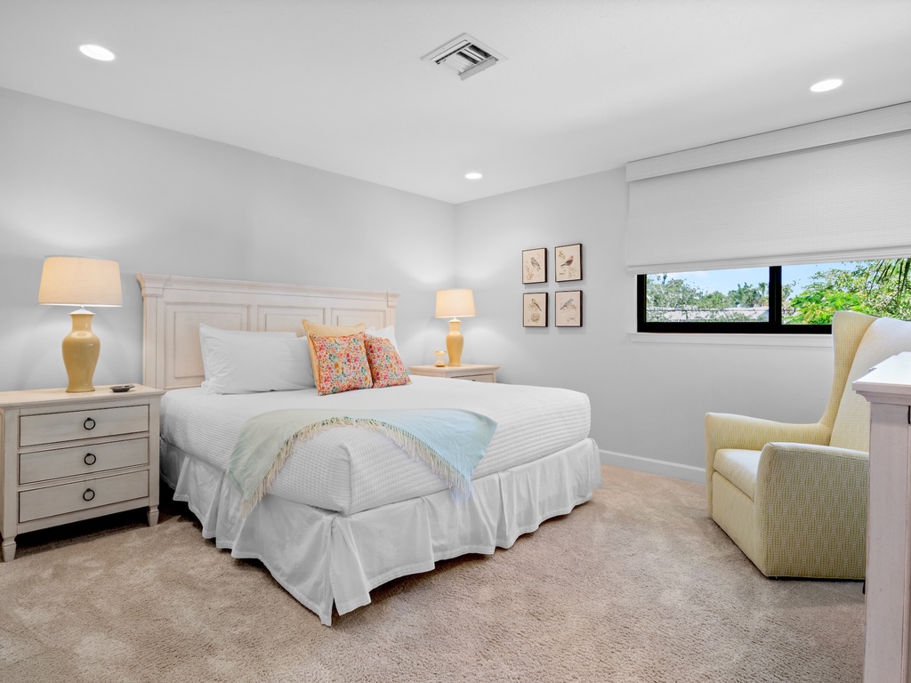 Second Bedroom (2nd Floor), King bed