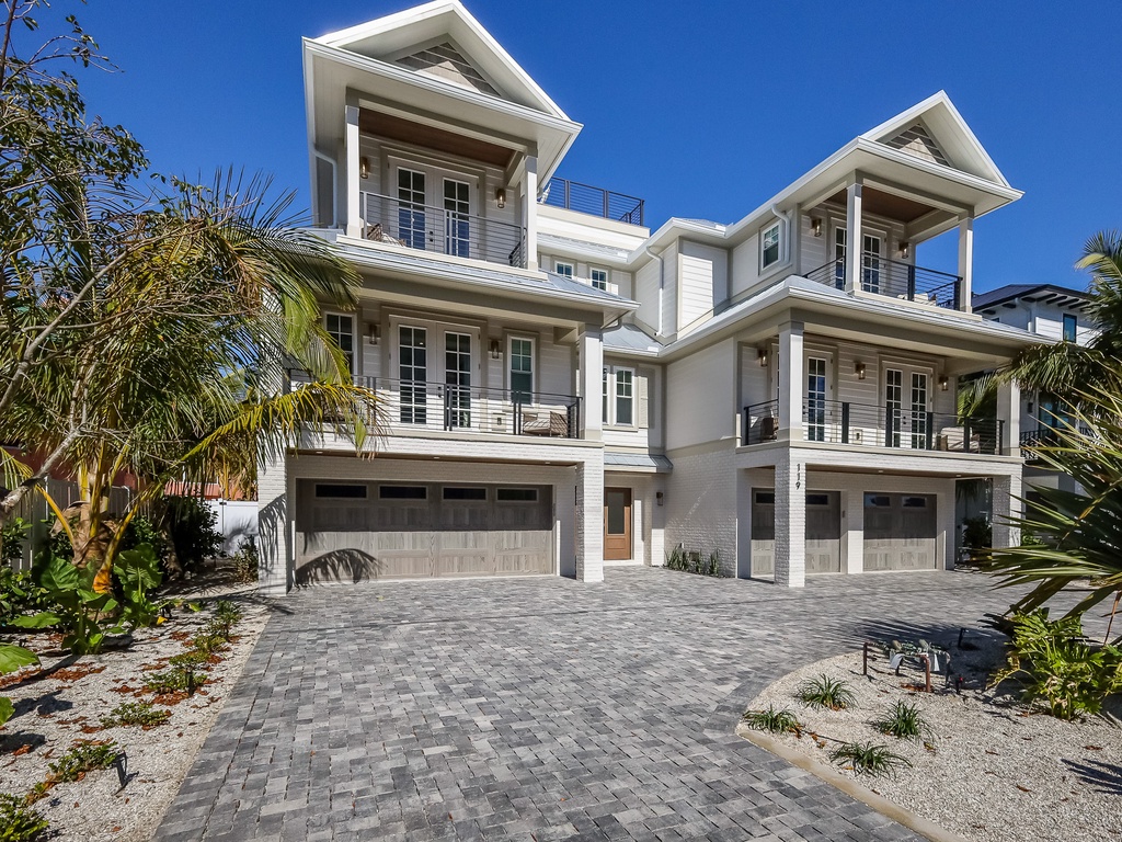 Big Kahuna by Lido Key Vacations