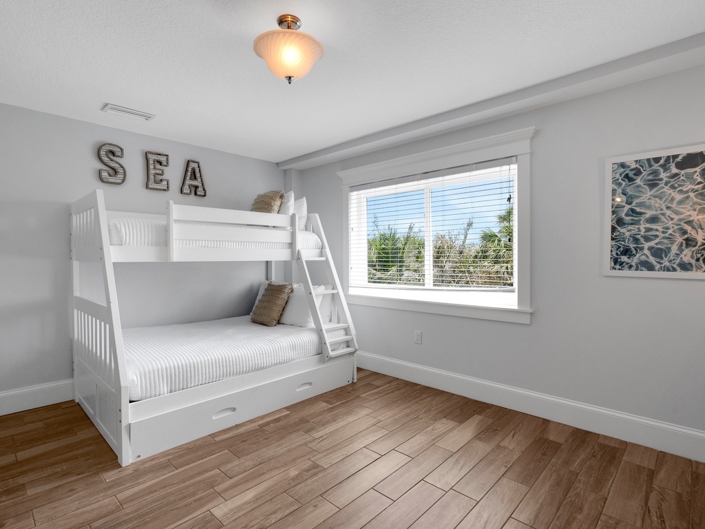 Third Bedroom, Twin/Full Bunk
