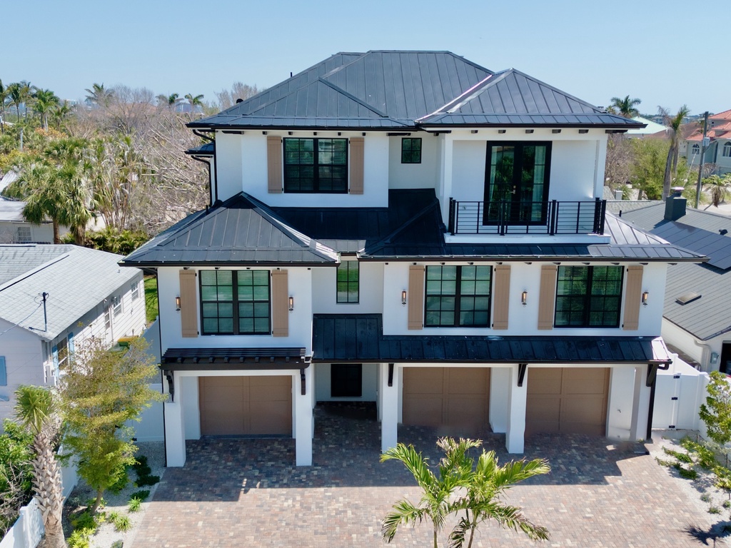 Aqua Breeze by Lido Key Vacations