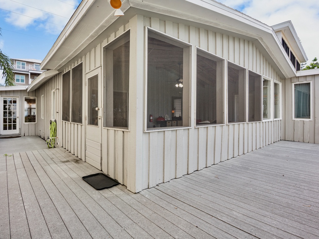 Lanai to Back Deck