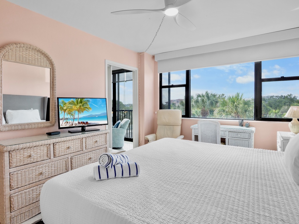 Harbor Towers Unit 303 by Tropical Sands Accommodations