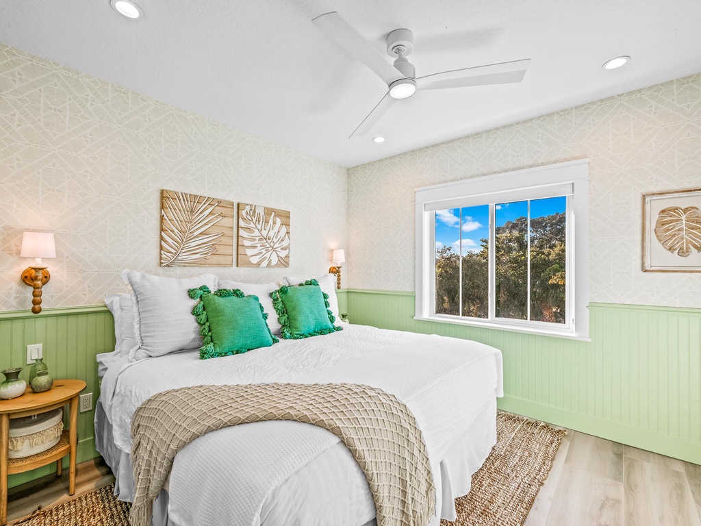 Third Bedroom (2nd floor), King bed