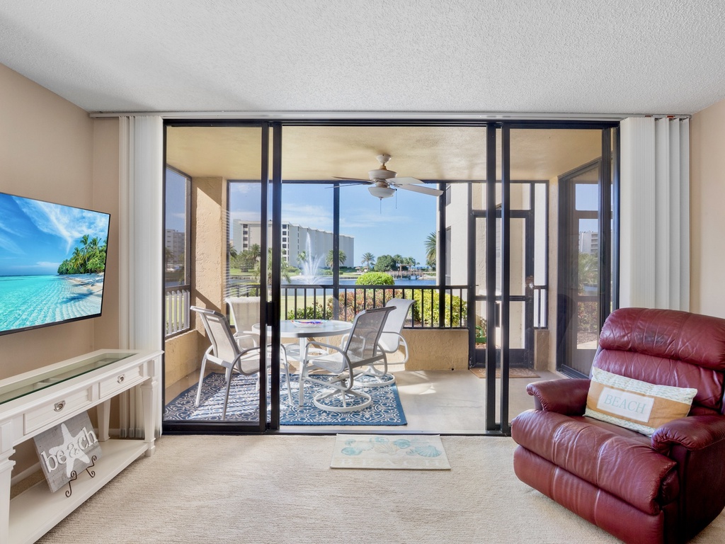 Gulf and Bay Club D101 by Tropical Sands Accommodations