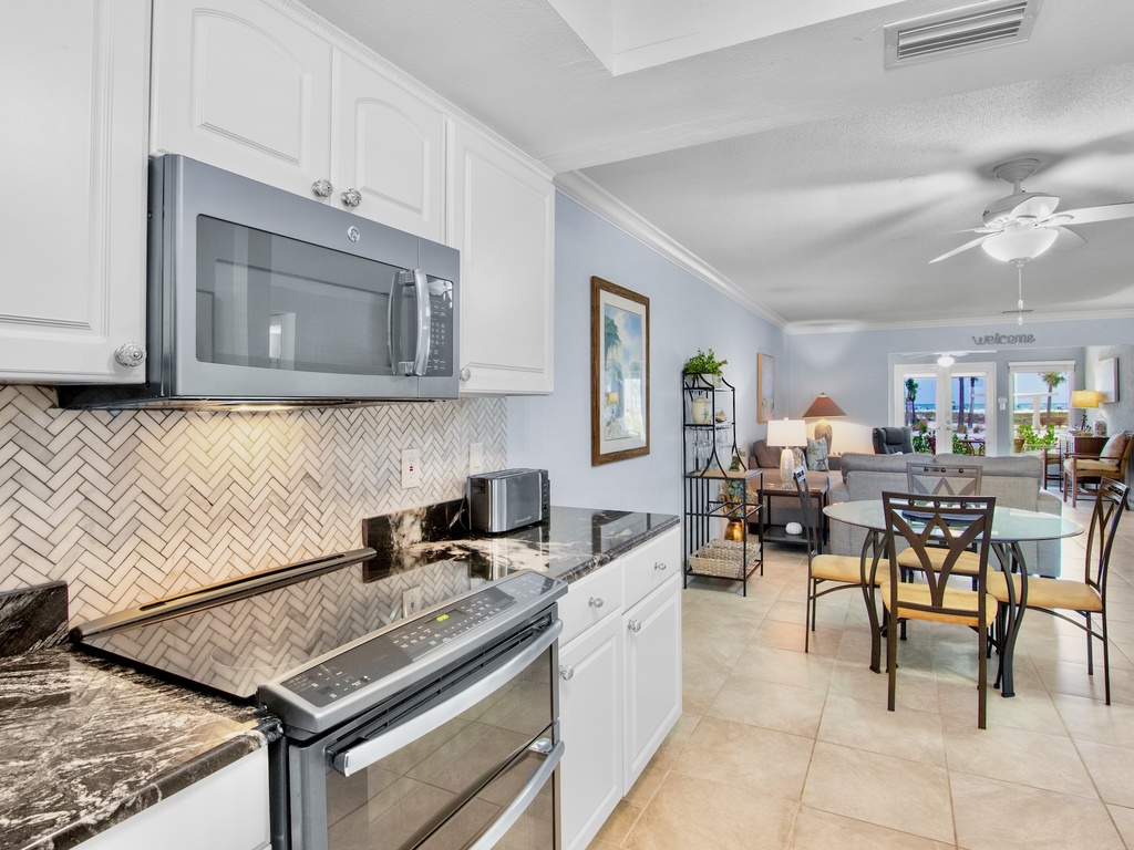 Fully equipped kitchen