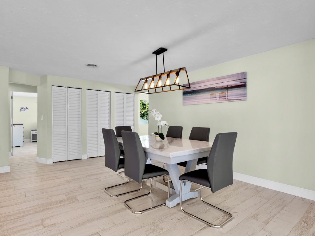 Dining table with seating for 6