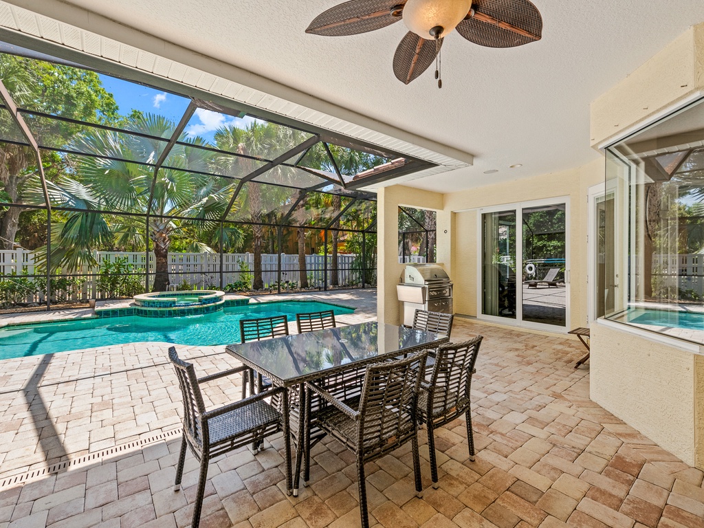 Outdoor Dining Area